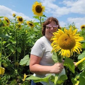 Meet your Posher, Laurie